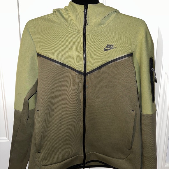 Nike Tech Fleece Alligator Green